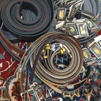 تعداد زیادی کمربند|کیف، کفش، کمربند|رشت, پل تالشان|دیوار