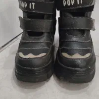 بوت بچگانه|کفش و لباس بچه|رشت, استقامت ۱|دیوار