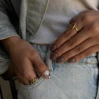 کاشت ناخن فقط ۳۳۰