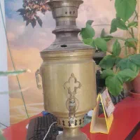 سماور زغالی کهنه روسی و تعدادی لوازم قدیمی