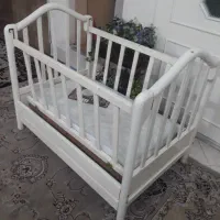 تخت گهواره ای کودک