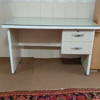 میز کامپیوتر ویا پیشخوان