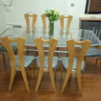 میز صفحه شیشه ای با ۸ صندلی