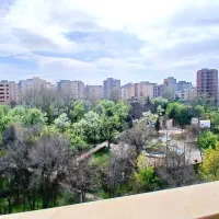 حیاط-دو-بالکن-ویو-ابدی-پارک-و-سبلان-دوبلکس-لاله