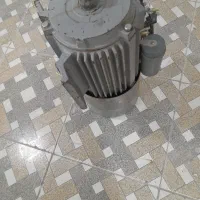 موتور بالابر و|ماشین‌آلات صنعتی|بروجن, |دیوار