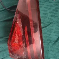 چراق عقب تارا سال وی ۴ روی درب صندوق عقب راست