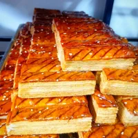 پخش عمده کیک و شیرینی بیرون بر قنادیها|خوردنی و آشامیدنی|رشت, رشتیان|دیوار