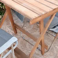 م ی ز چوبی تاشو حمل آسان.