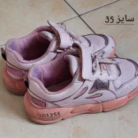 تعدادی کفش و لباس دخترانه|کفش و لباس بچه|کرج, شهرک بنفشه|دیوار
