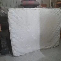 تشک ۱۶۰در۲متر ۳سال کارکرده به شرط سالم بودن ۲۷۰۰