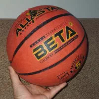 یک عدد توپ بسکتبال نو اصلا استفاده نشده