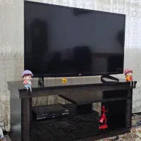 تلویزیون ۴۳ اینچ ال جی همراه با میز تی وی ترک|تلویزیون و پروژکتور|مهاباد (آذربایجان غربی), |دیوار