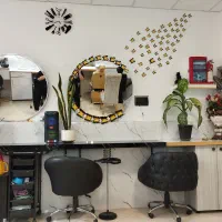 فروش فوری لوازم آرایشگاه ب صورت کلی ۳۵میلیون