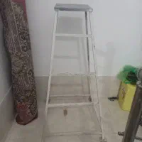 چهارپایه فلزی بسیارمحکم