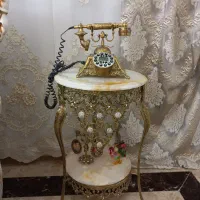 میز برنز و تلفن برنزی سالم و نو