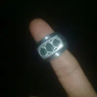 انگشترنقره باسه عددنگین زمردکلمبیا بسیارزیبا