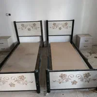 سرویس خواب دو نفره با میز آرایش و پا تختی