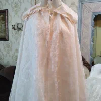 تعدادی شنل و ژپون فروشی