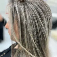 همکاری در سالن زیبایی