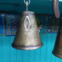 زنگوله قدیمی|کلکسیون اشیاء عتیقه|رشت, خواهر امام|دیوار