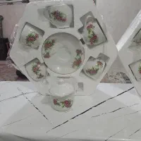 دودست فنجان و نعلبکی و سه دست میوه خوری گل سرخی