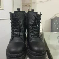 بوت نونو|کیف، کفش، کمربند|قدس, شهر‌قدس|دیوار