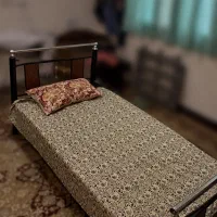 ۲ عدد تخت فلزی یک نفره