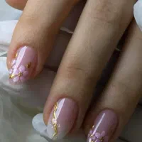 کاشت و طراحی ناخن تخفیف ویژه