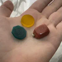 دو عدد سنگ و یک تو گردنی|زیورآلات و اکسسوری|رشت, پیرسرا|دیوار