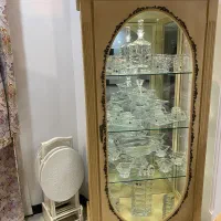 بوفه تزئینی در حد نو با نور
