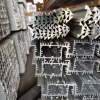 استخدام کارگر ساده