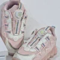 کفش و نیم بوت|کیف، کفش، کمربند|دوگنبدان, |دیوار