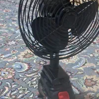 پنکه تازه خریدم یه هفته نمیشه هم با برق هم باباطری