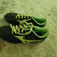 کفش فوتبالی چمن کاملا نو نو سایز ۴۰