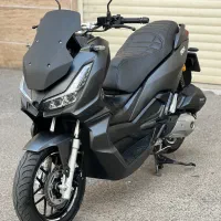 adv همتاز