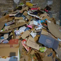 خریدوفروش ضایعات آهن کارتن وغیره درمحل