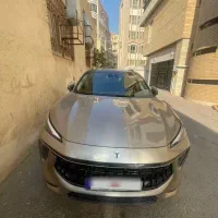 لاماری ۱۴۰۲ تیتانیوم