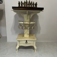 میز و اباژور
