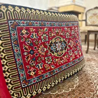 یک جفت پشتی خوش رنگ و خوش طرح