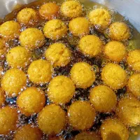 ساندویچ فلافل و بندری و سمبوسه با پیک رایگان فوری