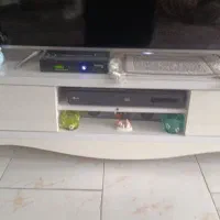 ویترین کنار سالنی میز ال سی دی