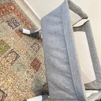 تخت کنار مادر زویی