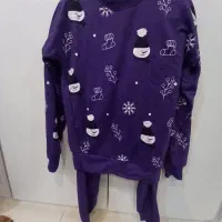 تعدادی لباس در حد نو