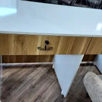 میز تحریر یا آرایشگاهی|میز تحریر و کامپیوتر|شوط, |دیوار