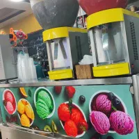 همکار اقا جهت ابمیوه بستنی
