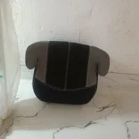 صندل داخل ماشین برای بچه