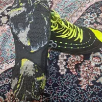 کفش کشتی و فوتبال سایز ۴۱