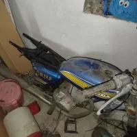 فروش سی بی 125قدیمی دو عدد دوتا موتور باهم لیو