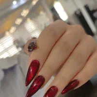 کاشت ناخن یگانه زیبایی دستاتون ب من بسپارین