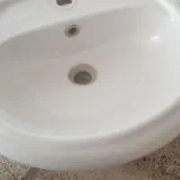 روشویی به همراه پایه